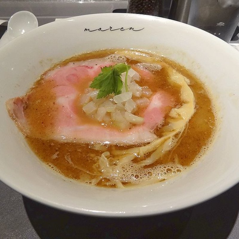 魚介白湯そば(maren 和食屋による極上のしょうゆそば)