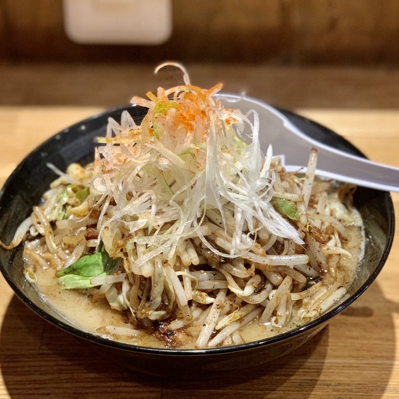 牛ホルモン濃厚タンメン(麺　百式)