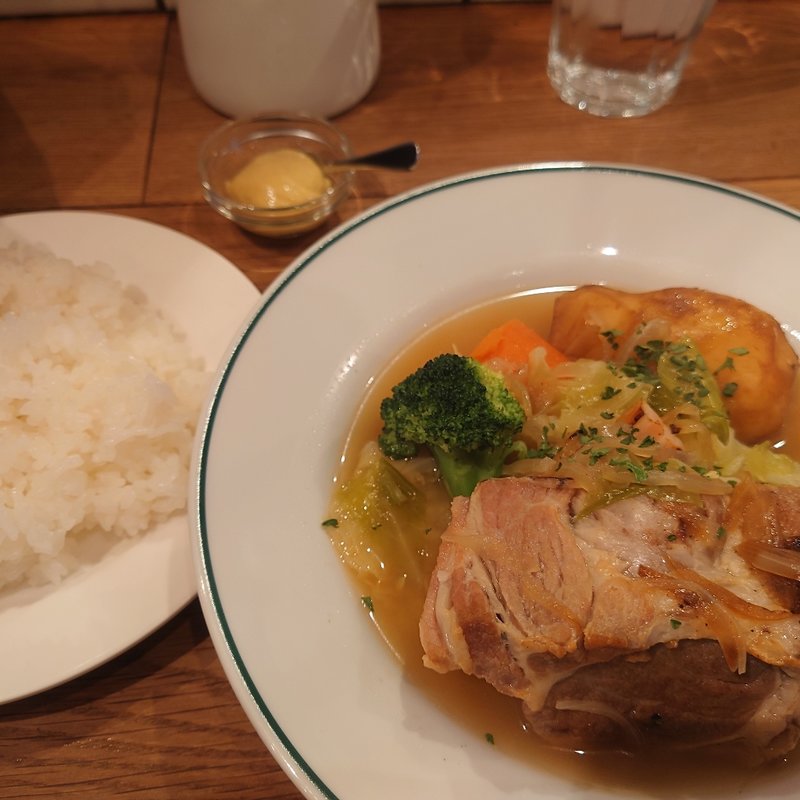 豚肩ベッコフ風(ビストロフェーヴ （bistro feve）)