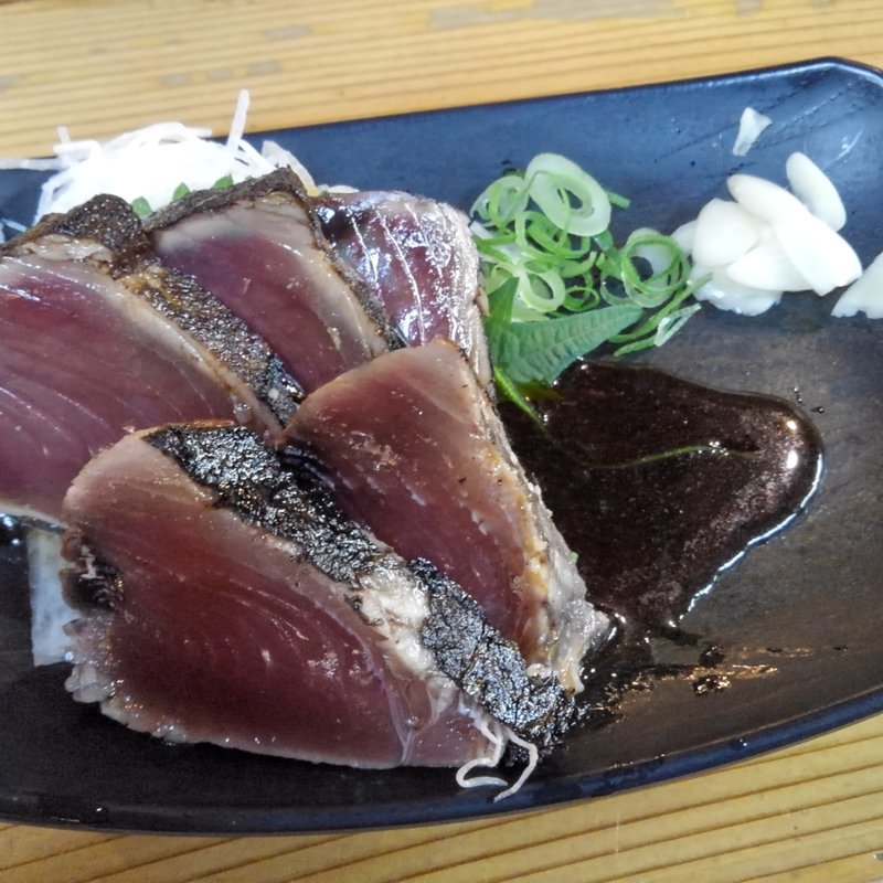 カツオのたたき(明神丸 ひろめ市場店 （みょうじんまる）)