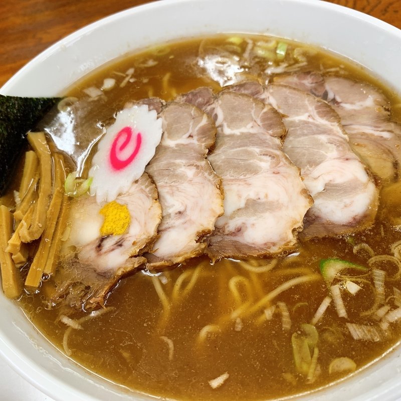 チャーシューメン、生卵(稲城大勝軒 五一)