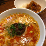 正宗担々麺・小麻婆丼セット(成都正宗担々麺 つじ田)