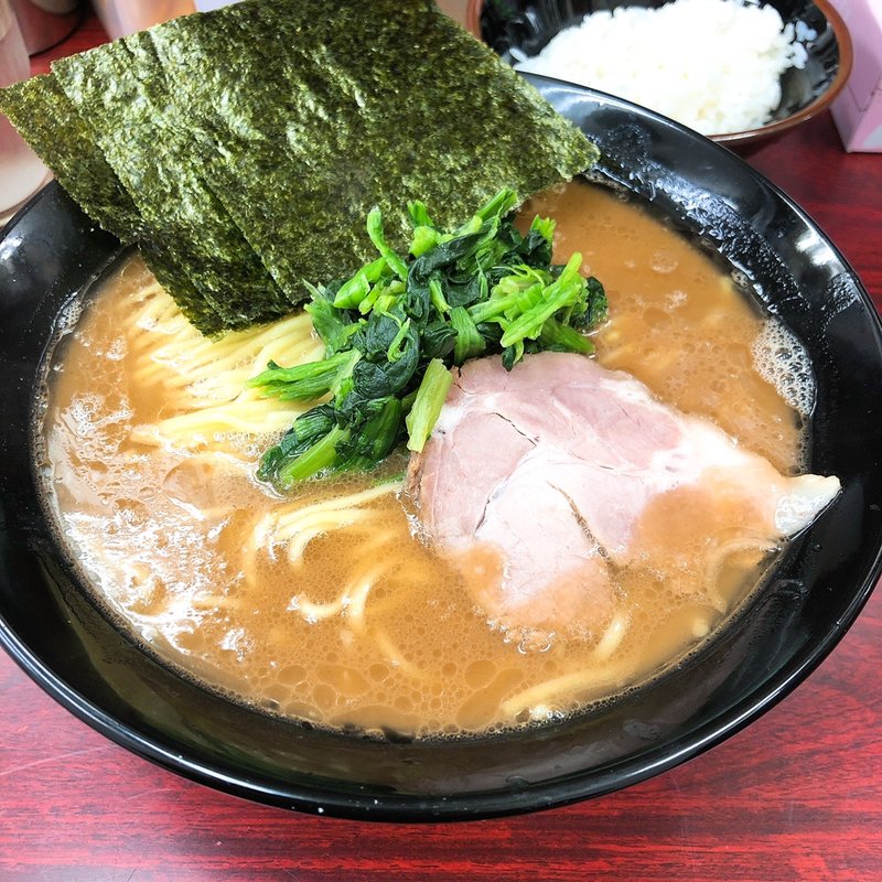 ラーメン（中）(武蔵家 菊名店 （ムサシヤ）)