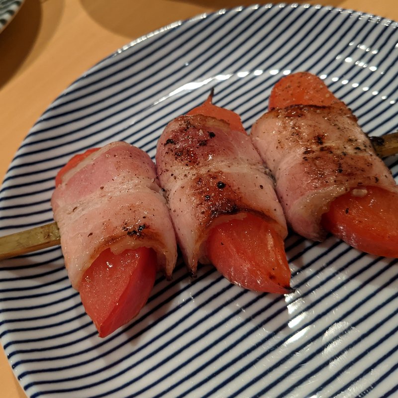 トマトベーコン巻き(炭火串焼ヒヨク之トリ 水道橋店)