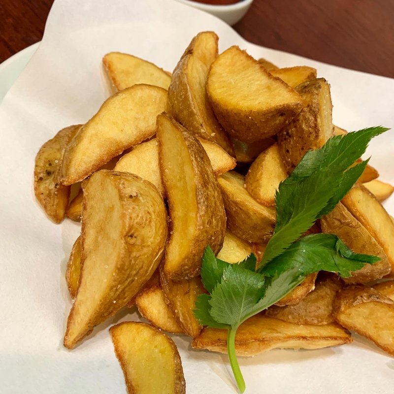 山盛りポテトフライ(割烹 甲州)