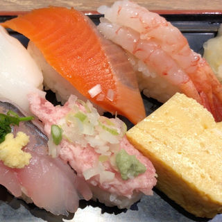 握り8貫織姫盛り(ぐるめ丼亭 ジョイナステラス二俣川店)