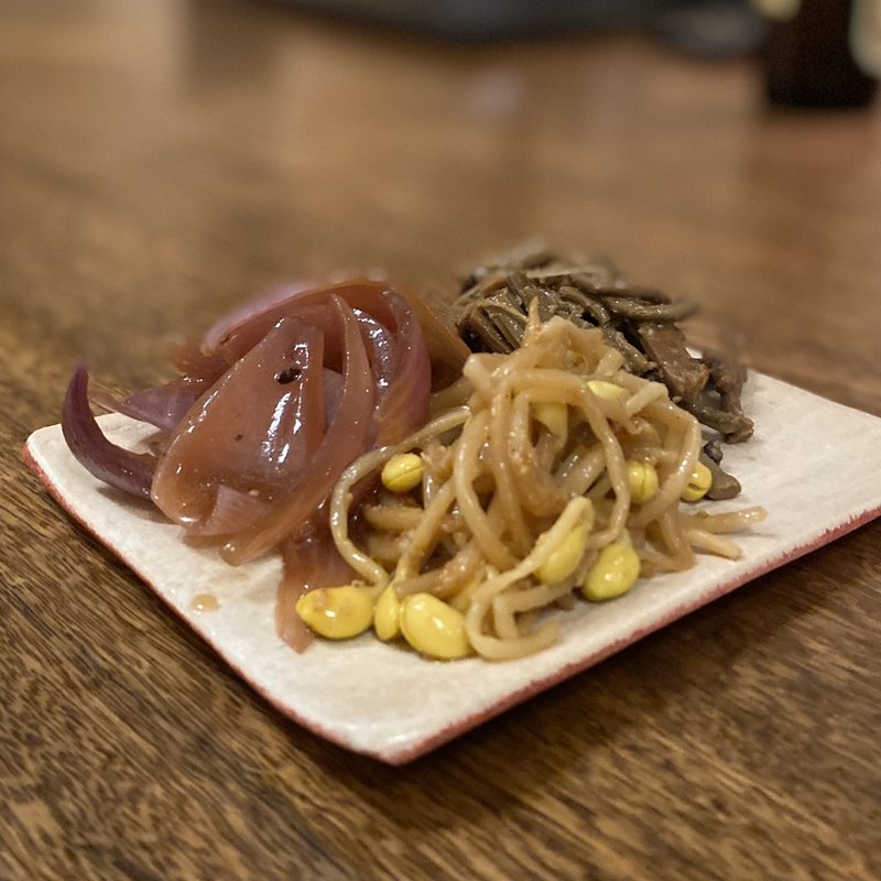 ナムル盛り合わせ(ぜんまい、もやし、赤タマネギ)(炭火焼肉 希林)