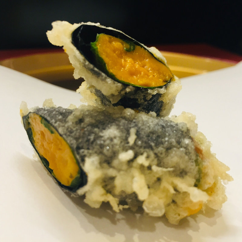 北海道産紫雲丹の天麩羅(天麩羅からり)