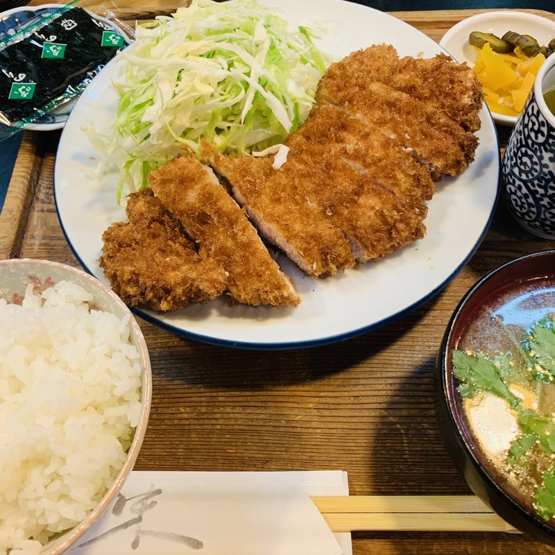 とんかつ定食(酒と食事 昧舟 （味舟　みふね）)