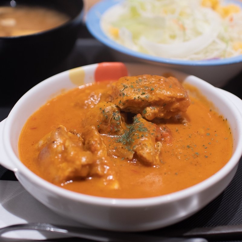 ごろごろチキンのバターチキンカレー 生野菜セット(松屋 姫路大手前通店)