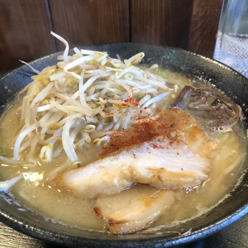 豚骨塩ラーメン(龍翔ラーメン)