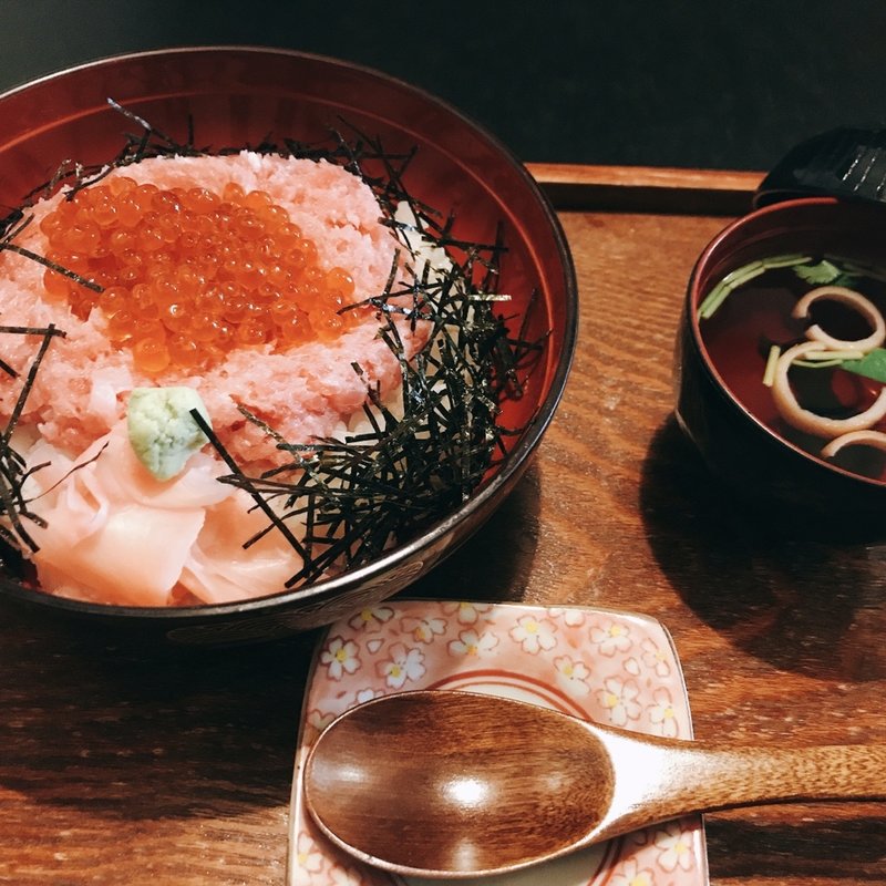 トロいくら丼(魚料理 みうら)