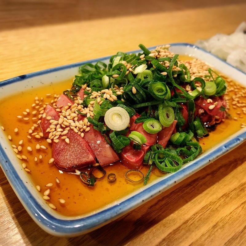 鶏のレバ刺し(とり焼肉 エイト)