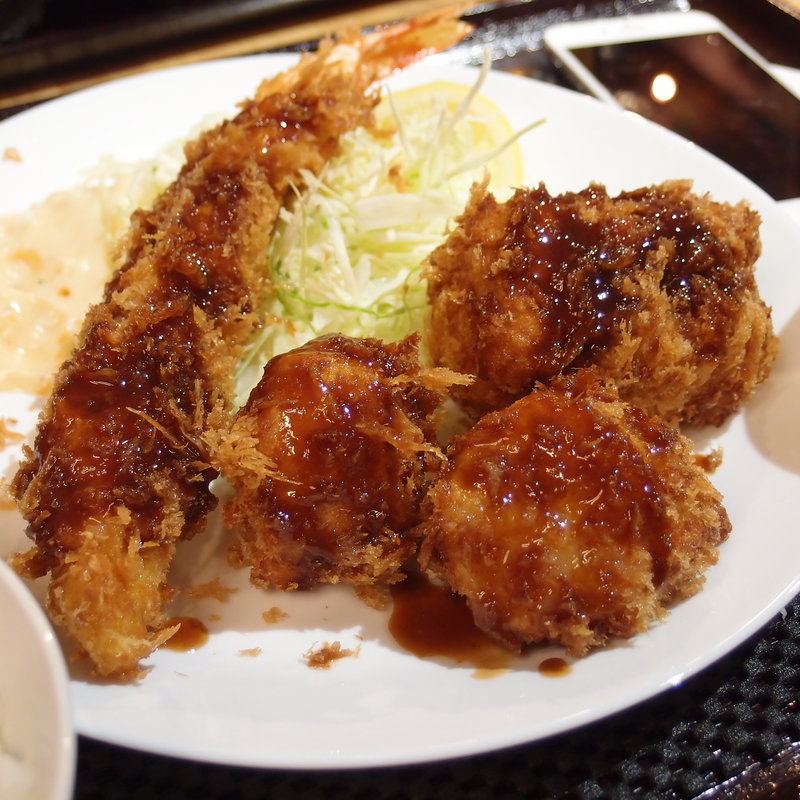 フライ盛り合わせ定食(小田保 場外店)