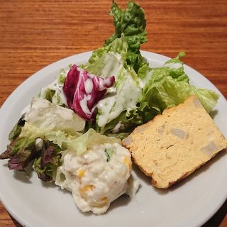 ミニサラダと本日のお惣菜(レベッカ イータリー たまプラーザ店)