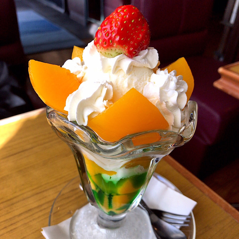 ピーチパフェ(ロリアン )