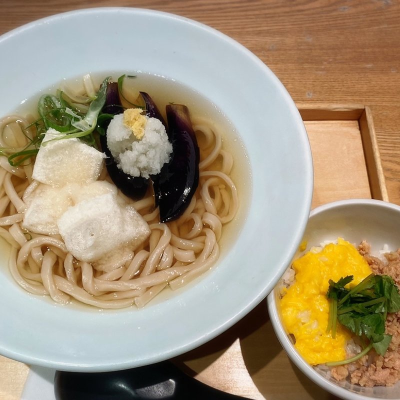 揚げ餅と茄子のうどん(おだしうどん 嘉禾屋 ルミネ北千住店)
