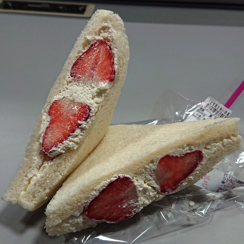 とちおとめの苺生クリーム(サンドイッチハウス メルヘン エキュート立川)