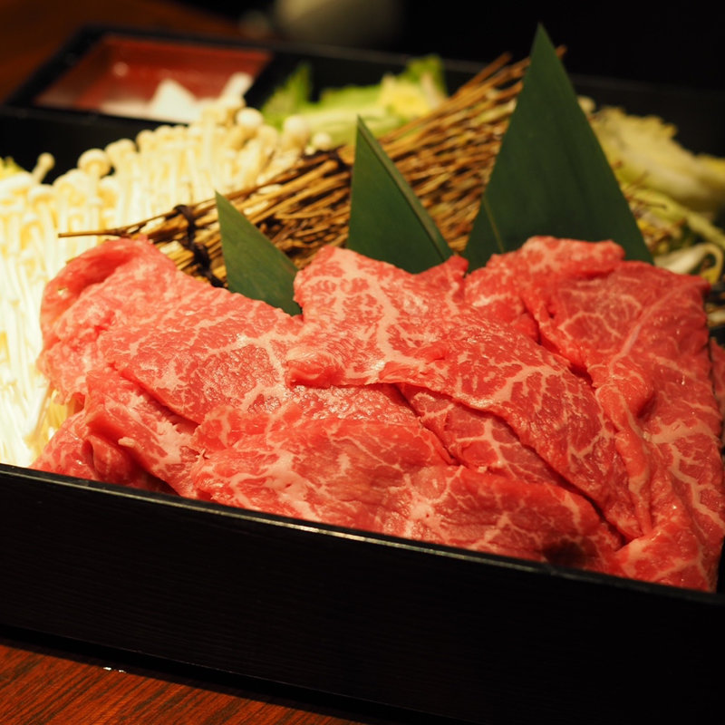 佐賀牛すき焼き(焔立つ肉寿司と牛タンタワー 肉処 双葉 三宮)