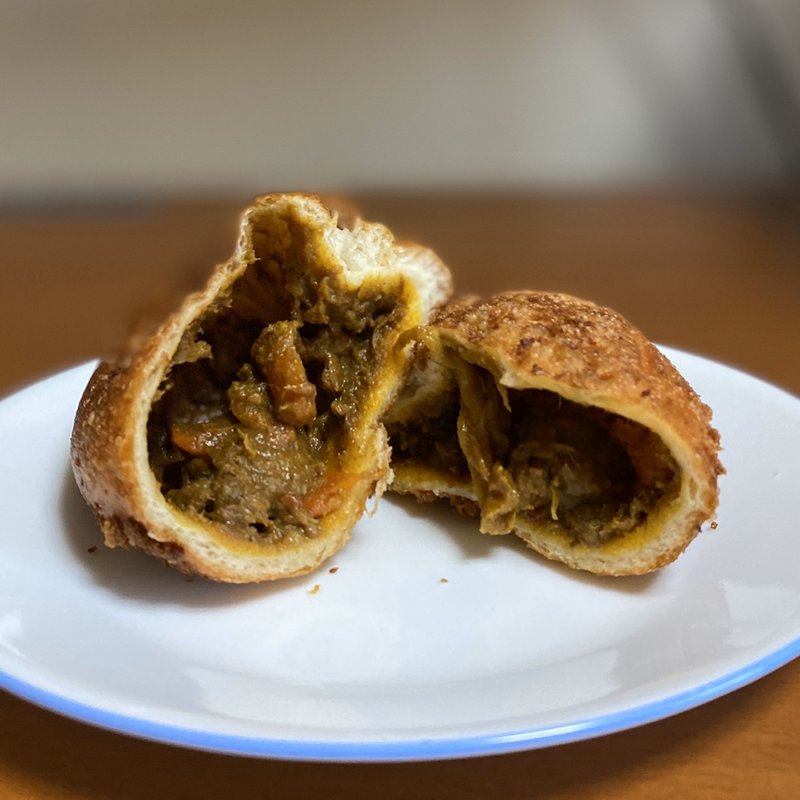 牛肉ゴロゴロカレーパン(ベーカリーピカソ ASTY鶴舞店)