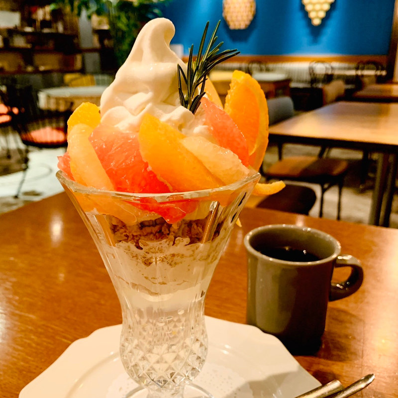 SUN SUN SUN ！(フタバフルーツパーラー 新宿マルイ本館店)