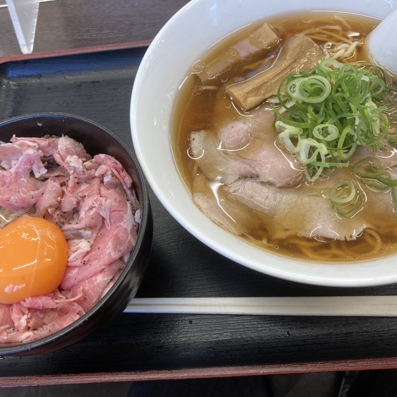 六人部醤油ラーメン　レアチャーシュー丼セット(六人部パーキングエリア下り線 )