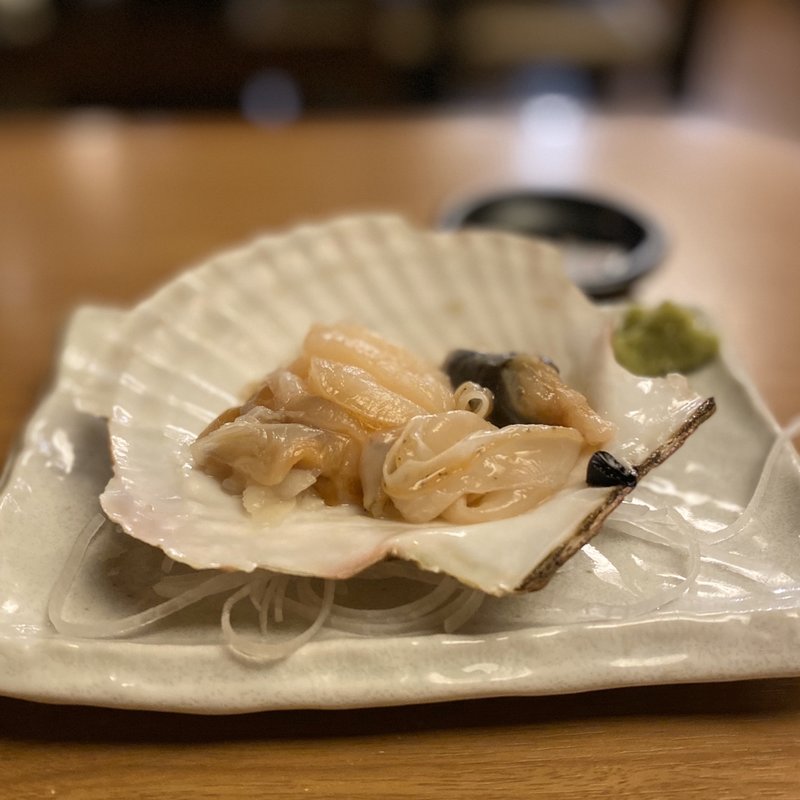 生ホタテ(旨いもん酒場 みやび 丸の内店)