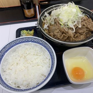 牛すき鍋膳 肉2倍(吉野家 新宿東口靖国通り店)
