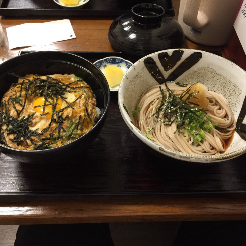 カツ丼とぶっかけ蕎麦(そば処花りん)