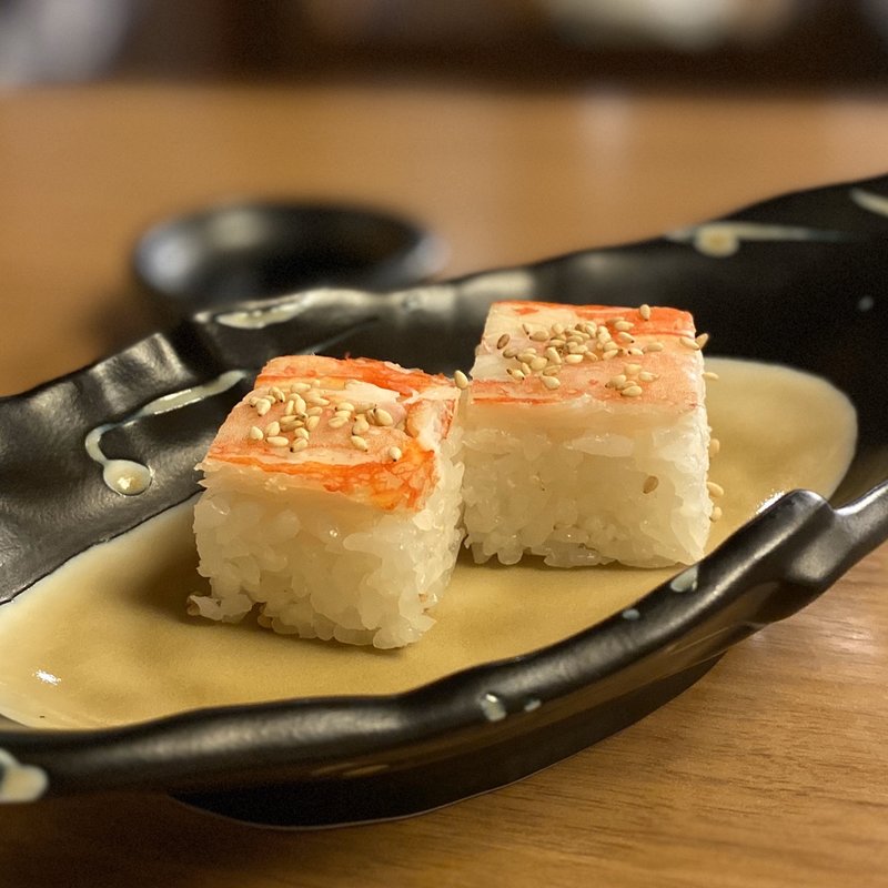 カニ押寿司(旨いもん酒場 みやび 丸の内店)