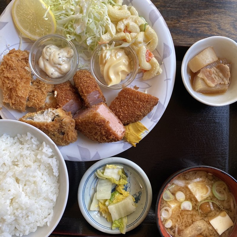 ハムカツミックス定食(三喜食堂(みきしょくどう))