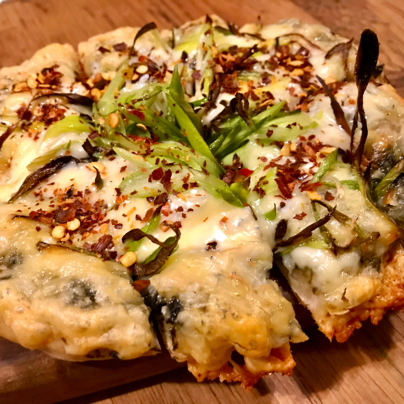 しらすと九条ねぎの自家製つまみピザ(ミャンカー （miankah）)