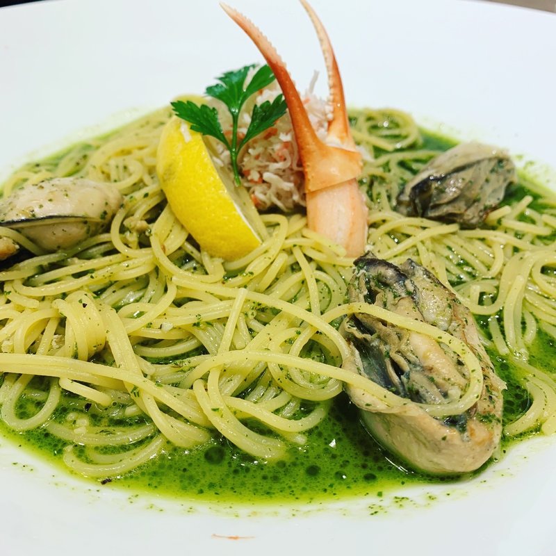 ズワイガニとカキのバジルスパゲティ(Pasta de Pasta パスタデパスタ 阪急三番街店)