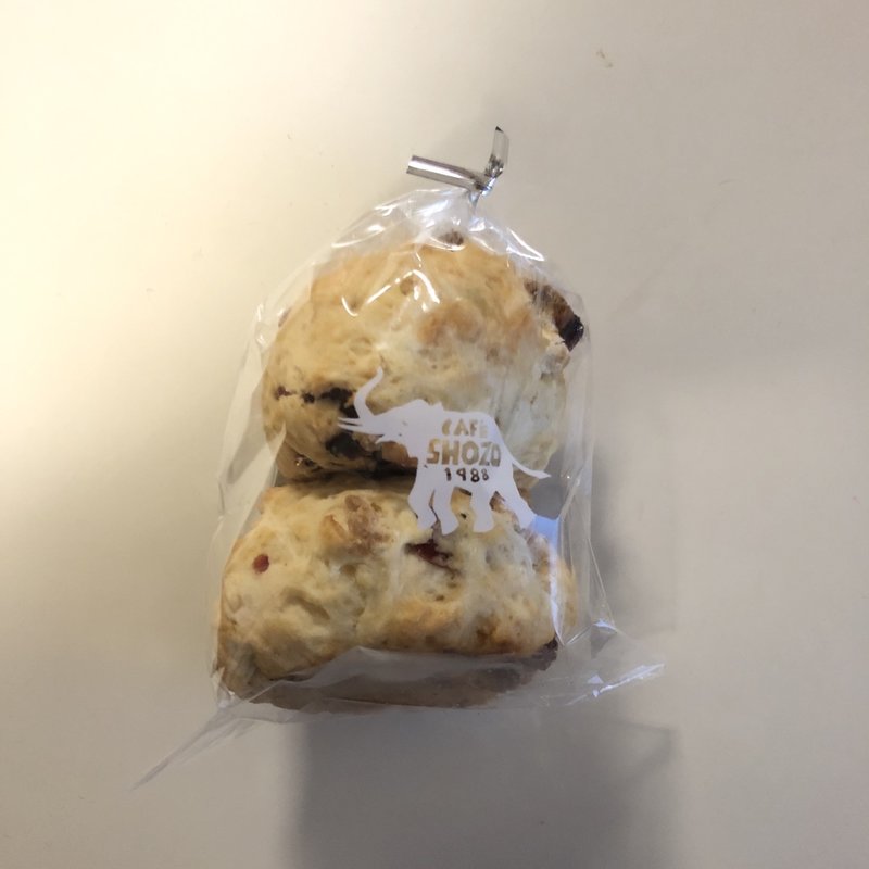 ホワイトチョコクランベリースコーン(ショウゾウ コーヒー ストア （SHOZO COFFEE STORE）)