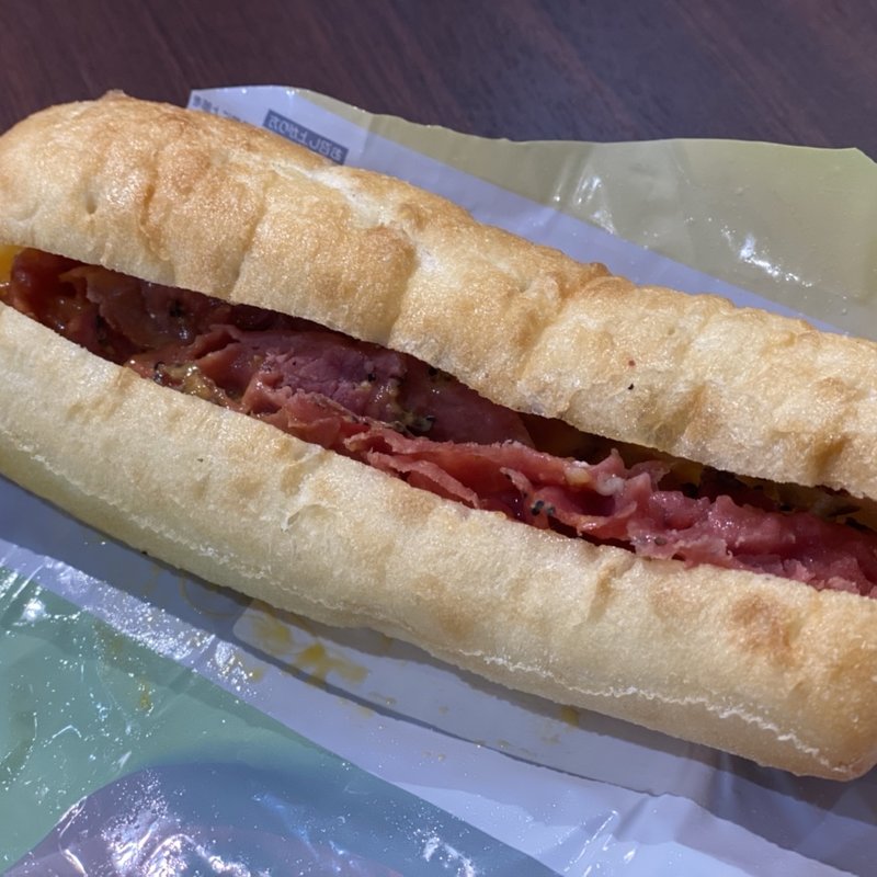 ホットサンドパストラミビーフとチェダー(ファミリーマート 札幌南2西7丁目店)