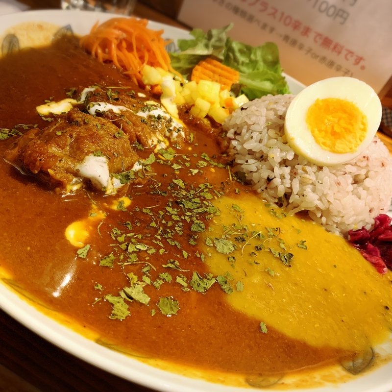 あいがけプレート(旦過スパイスカレー ARATA)