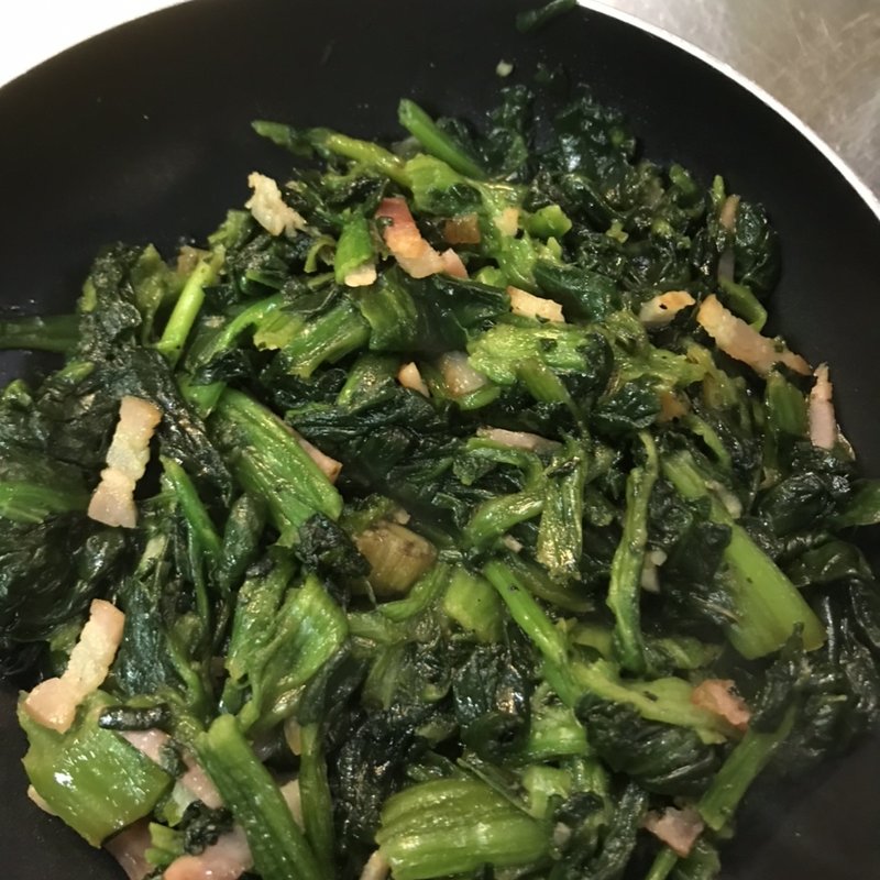 ほうれん草バター焼き(鉄板ダイニング OKONOMIYA)