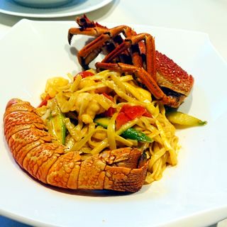 伊勢海老と上海蟹味噌の濃厚麺(上海料理 老上海)