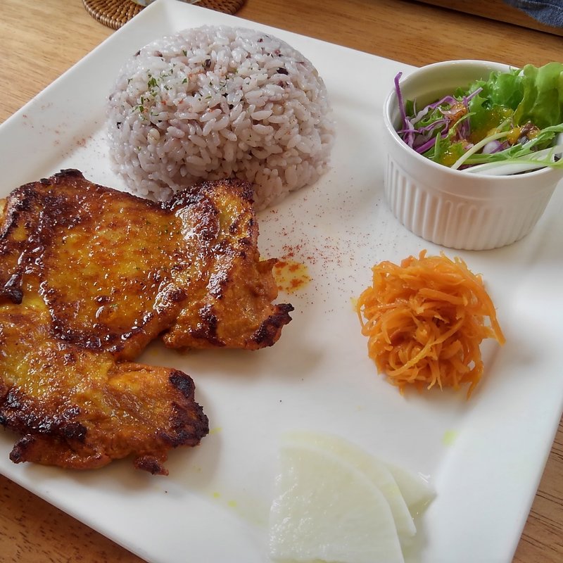 タンドリーチキン(南国キッチンぱいんみ)