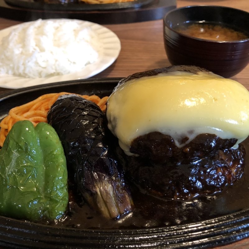 ダブルハンバーグ定食(400g) ゴーダチーズのトッピング(Restaurant ハセクラ)