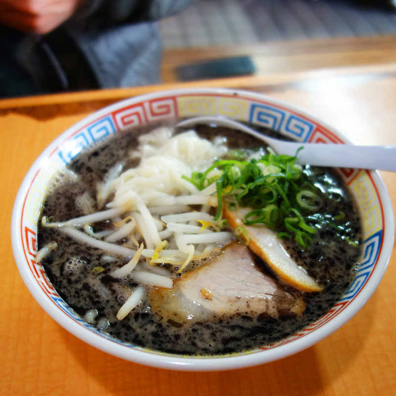 黒ワンタンメン(ラーメン処 西谷家 野方本店)