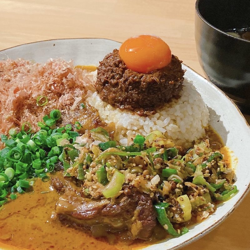 MIX・並・豚・干しエビとネギのアチャール・かつお節・ぶたじる(吉田カレー  )