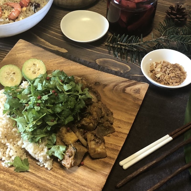 八頭とパクチーのspace curryランチ(machicurry)