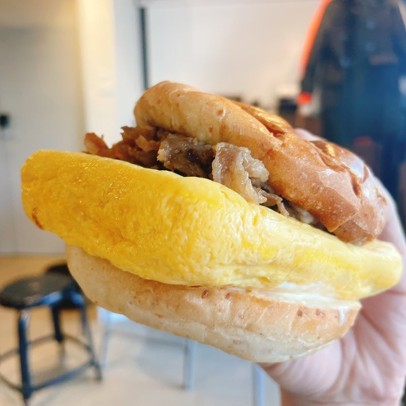 だし巻きバーガーすき焼き(職人が手作りで作るだし巻きバーガー D-Kitchen)