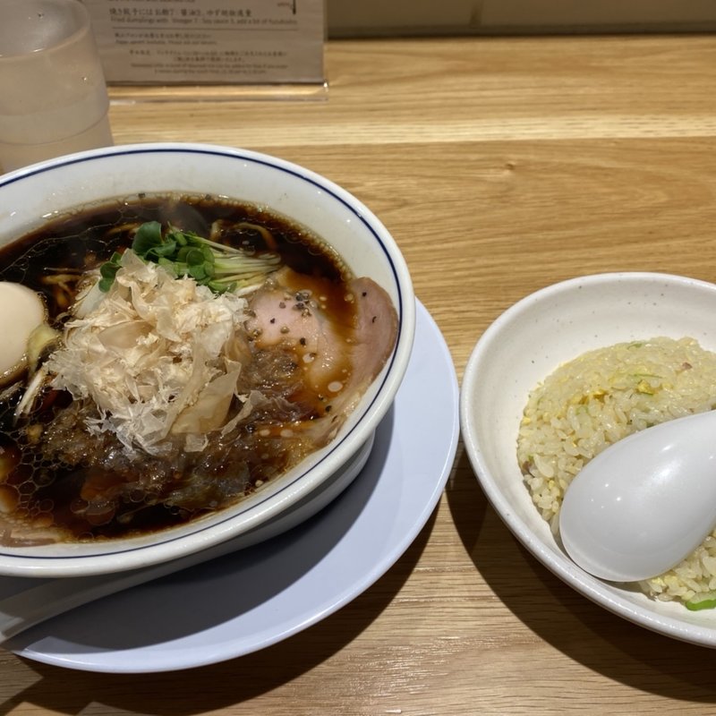 味玉溜まり醤油らーめん　半チャーハンセット(らーめん鱗 難波店)