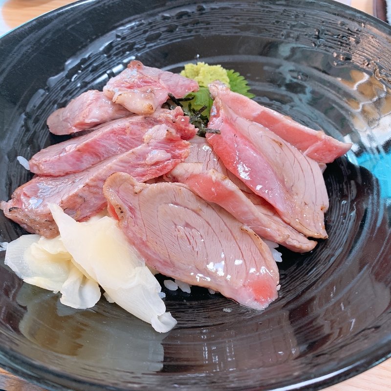 まぐろ頭肉頬肉丼(鮨あらい)
