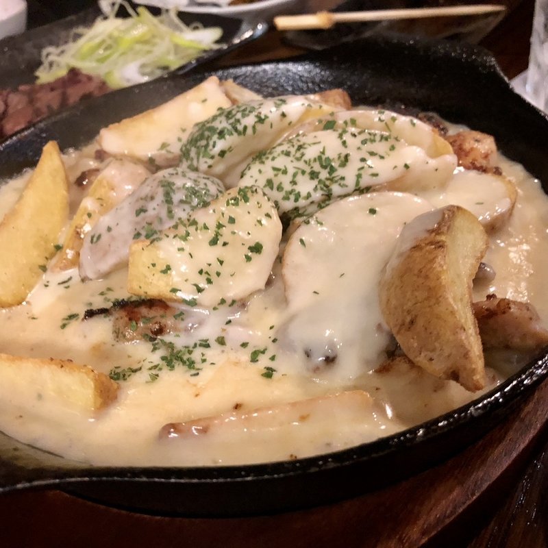 ポテトのチーズ鉄板(団欒)