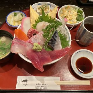 海鮮丼(旬菜魚 いなだ)