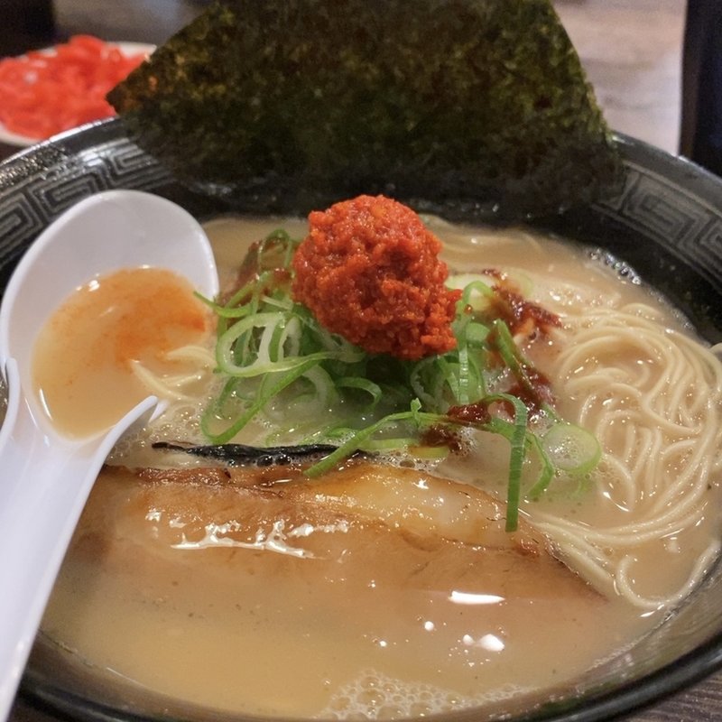 博多赤豚骨ラーメン(麺酒 ライオンが目を開けるまで)