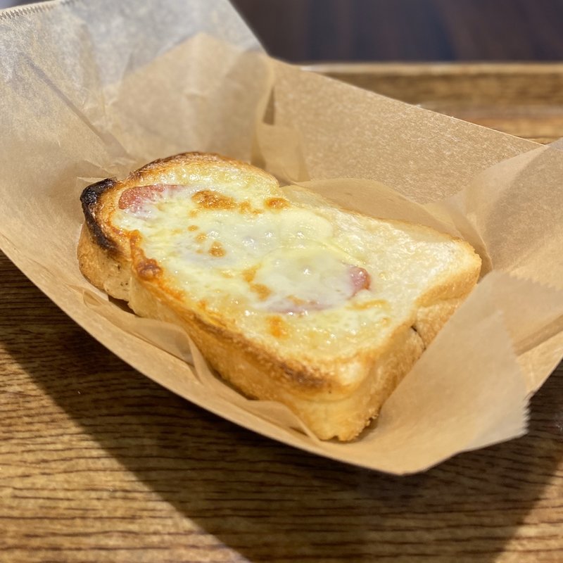 ホワイトピザトースト(カフェ ミリオン)